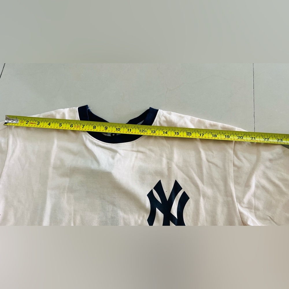 T-Shirt - Picture 3 of 6